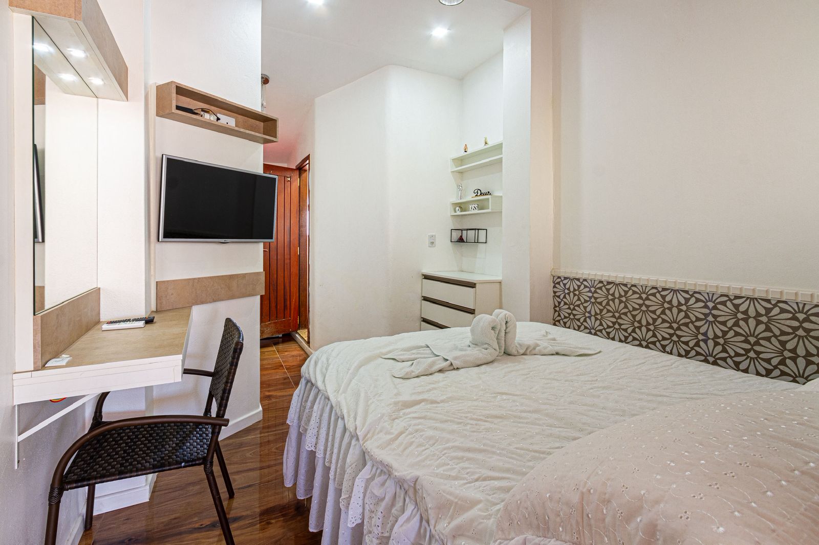 WhatsApp Image 2025-11-26 at 15.39.56 (1)